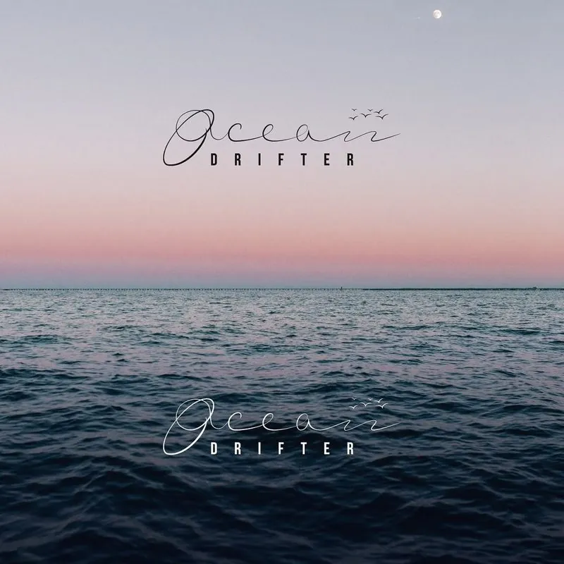 Logo Ocean Drifter sur la mer au crépuscule